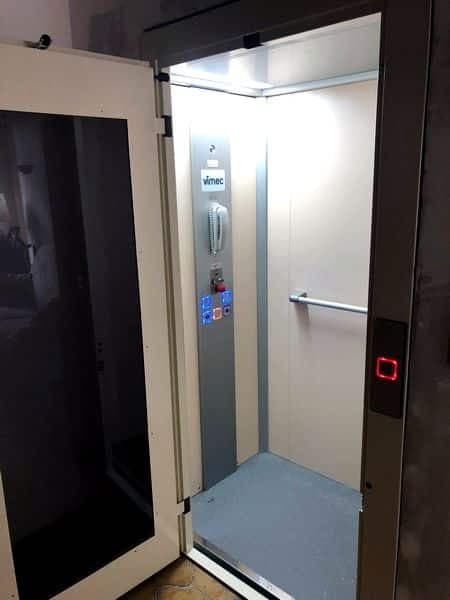Ascenseur privatif à Voreppe près de Grenoble en Isère.