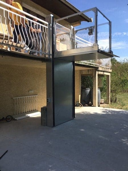 Élévateur extérieur à Irigny dans le Rhône