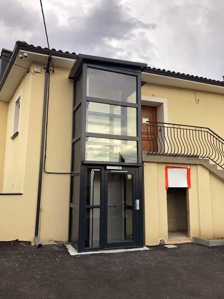 Élévateur PMR à Clonas sur Varèze afin de rendre accessible un cabinet médical