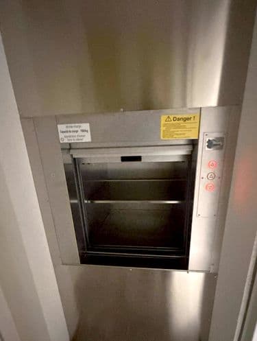 Installation d'un monte-charge électrique prés de Clermont Ferrand en Auvergne