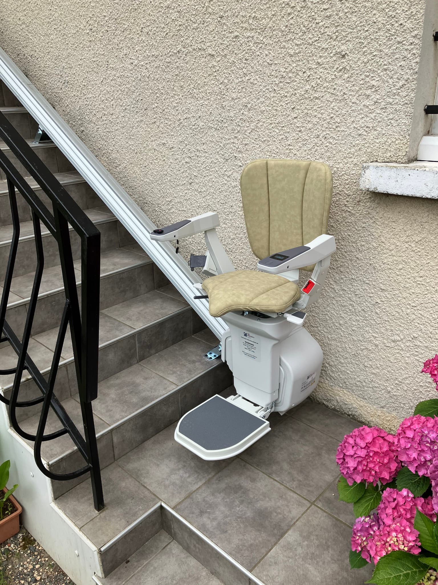 Installation d'un monte-escalier extérieur à Veauche