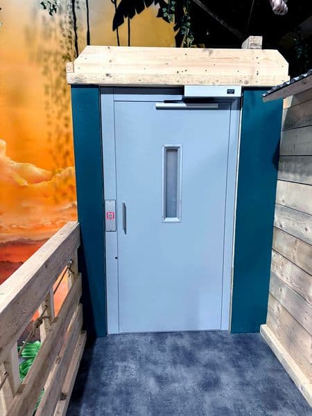 Installation d'un élévateur PMR dans un parc de loisir à Grenoble