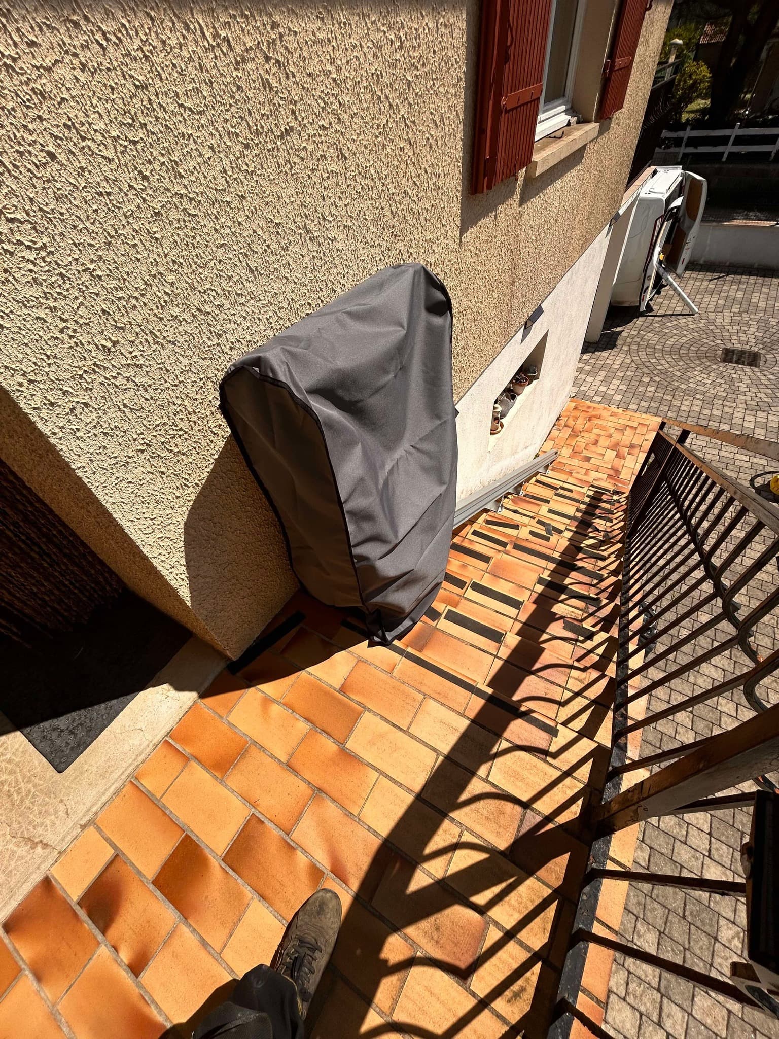Installation d'un monte-escalier extérieur à Beynost dans l'Ain