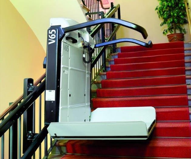 Plateforme monte-escalier pour fauteuil roulant