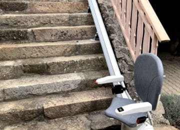 Installation d’un siège monte-escalier droit extérieur à Bogy à coté d’Annonay en Ardèche