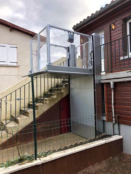 Installation d’un élévateur extérieur en Haute Loire près du Puy en Velay